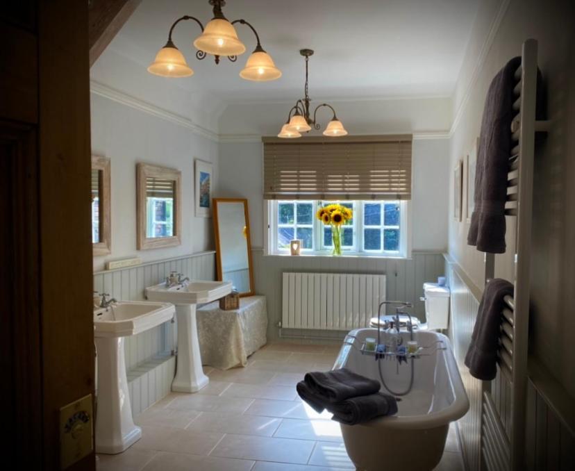 The Old Rectory - Valley View Room In Private Home Stockton-on-Teme エクステリア 写真