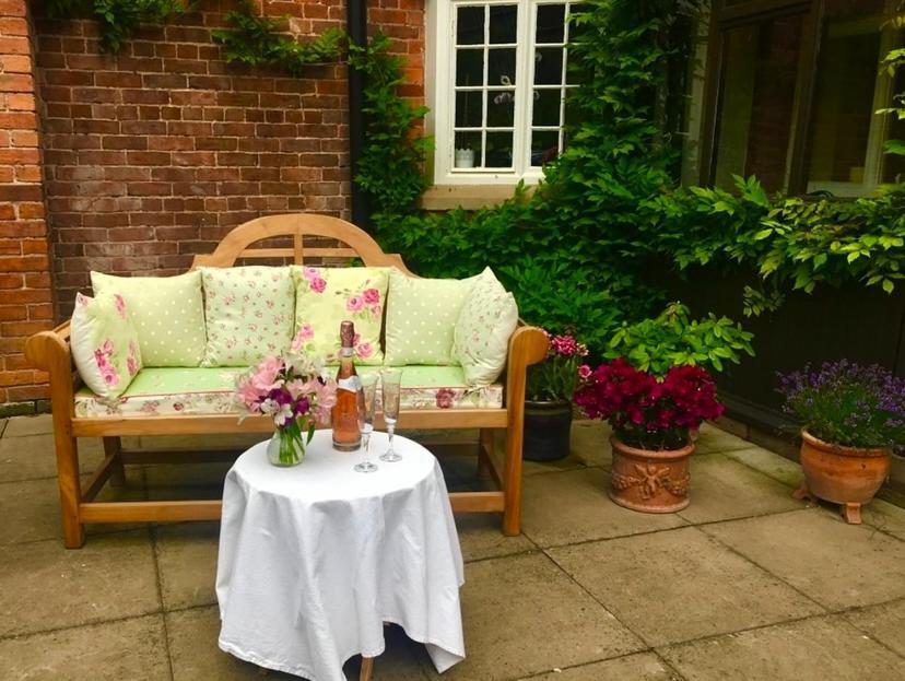The Old Rectory - Valley View Room In Private Home Stockton-on-Teme エクステリア 写真